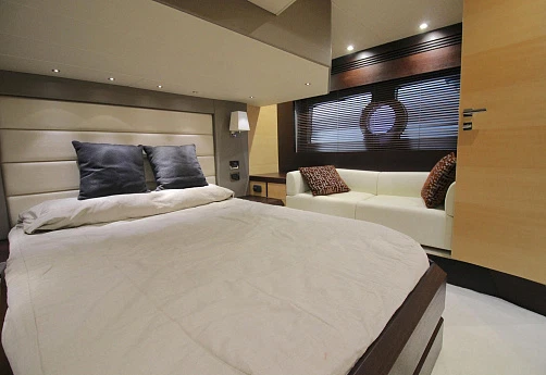 Sunseeker San Remo yacht 2013 12