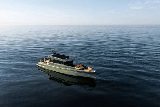 Яхта Axopar Brabus Shadow 900 XC Cross Cabin  3