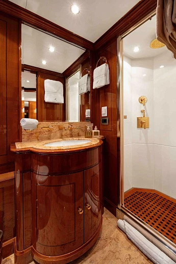 Яхта Benetti Legend 85 2008 10