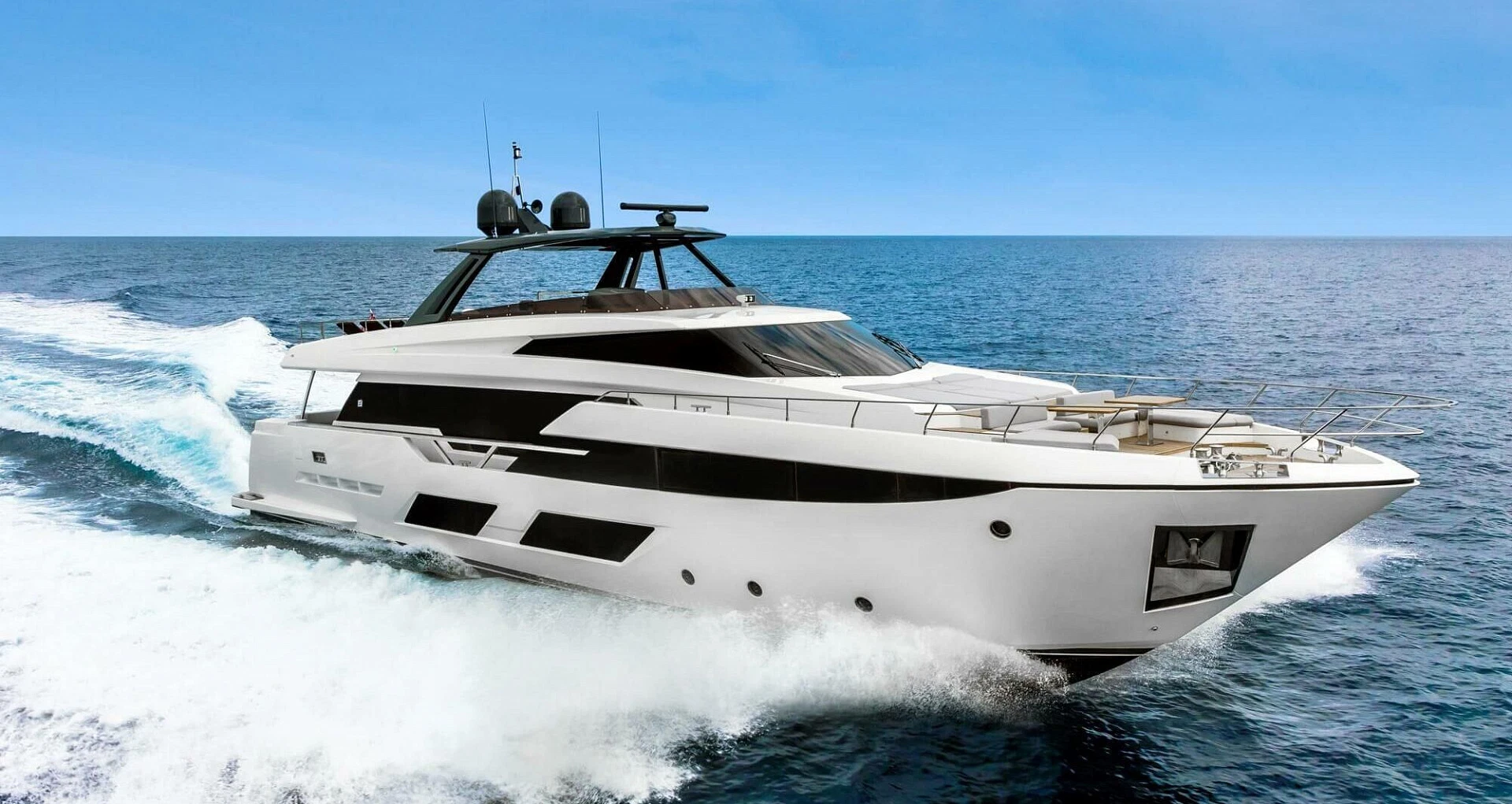 Ferretti 920