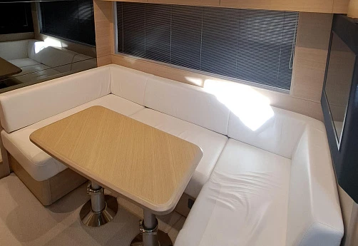 Яхта Princess V50 2023 10