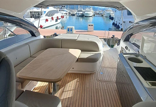 Яхта Princess V50 2023 5