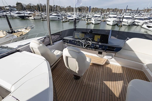 Яхта Princess F65 2025 13