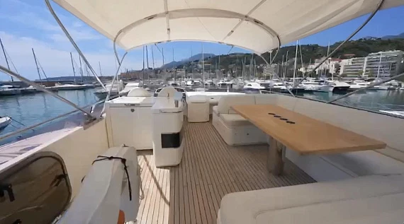 Яхта Princess 64 2011 7