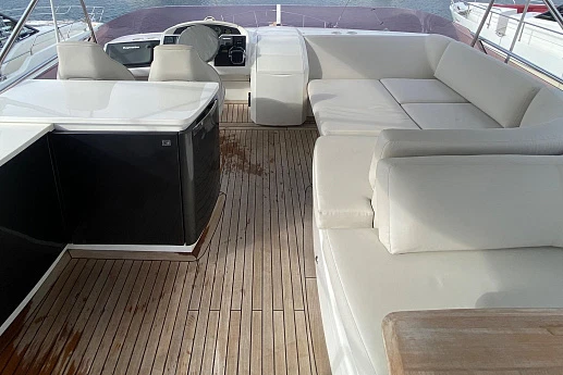 Яхта Princess 56 2016 2