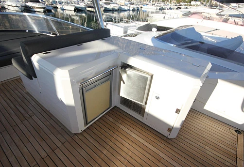 Яхта Sunseeker 80 2013 15