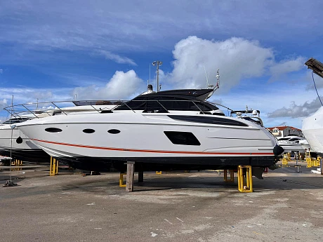 Яхта Princess V48 Open 2016 1