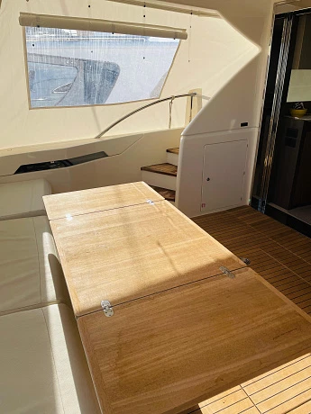 Яхта Ferretti 550 2017 5