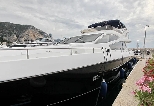 Яхта Sunseeker Manhattan 73 2012 1