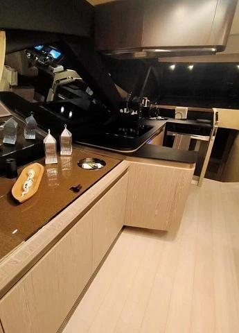 Яхта Azimut S6 Sportfly 2023 10