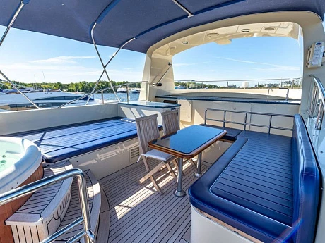 Petropavlovsk yacht 2010 15