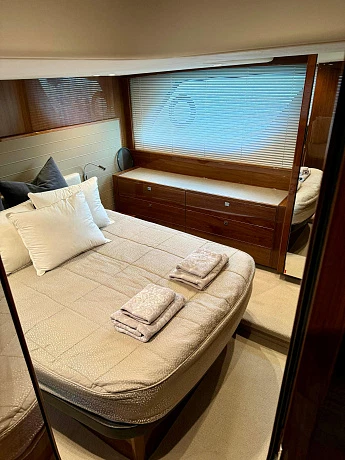 Яхта Princess V48 Open 2015 14