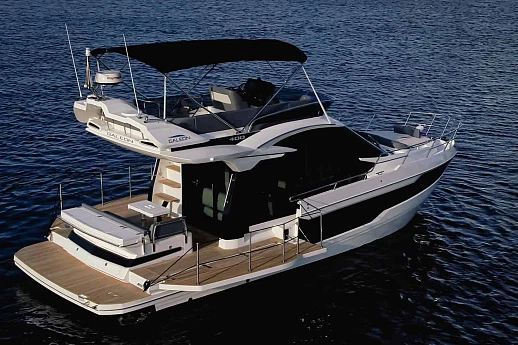 Яхта Galeon 400 FLY  4