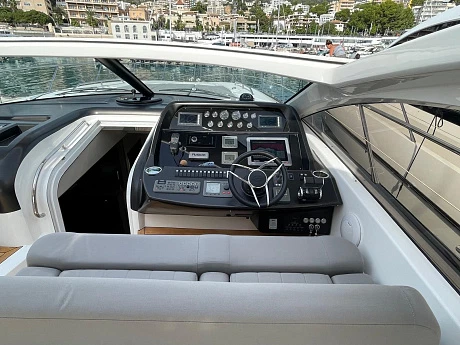 Яхта Sunseeker Predator 60 2010 11