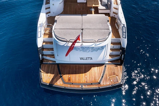 Sunseeker Predator 74 yacht 2011 15