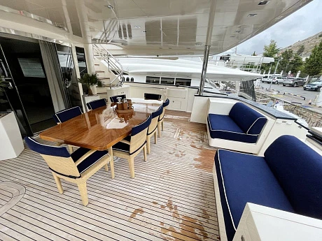 Horizon 122 yacht 2009 24