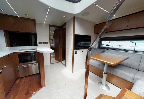 Яхта Sunseeker Predator 50 2019 7