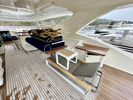 Horizon 122 yacht 2009 33