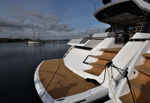 Яхта Sunseeker 65 Sport 2022 2