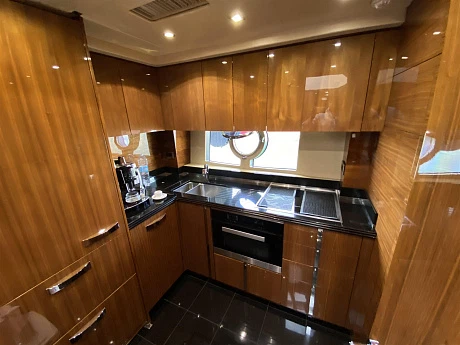 Яхта Sunseeker 80 Sport 2014 11