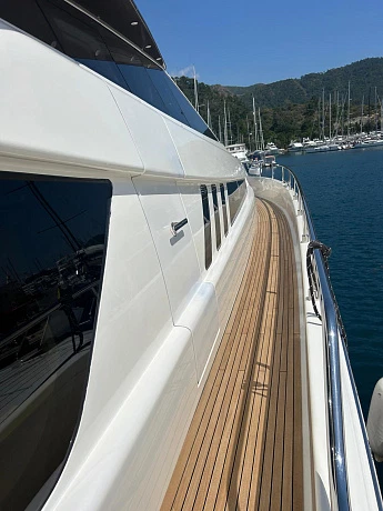 Яхта Ferretti 800 2015 9