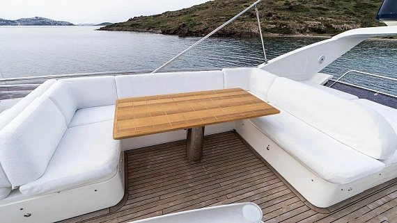 Яхта Princess 64 2012 12