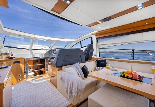 Яхта Sunseeker Predator 64 2011 12