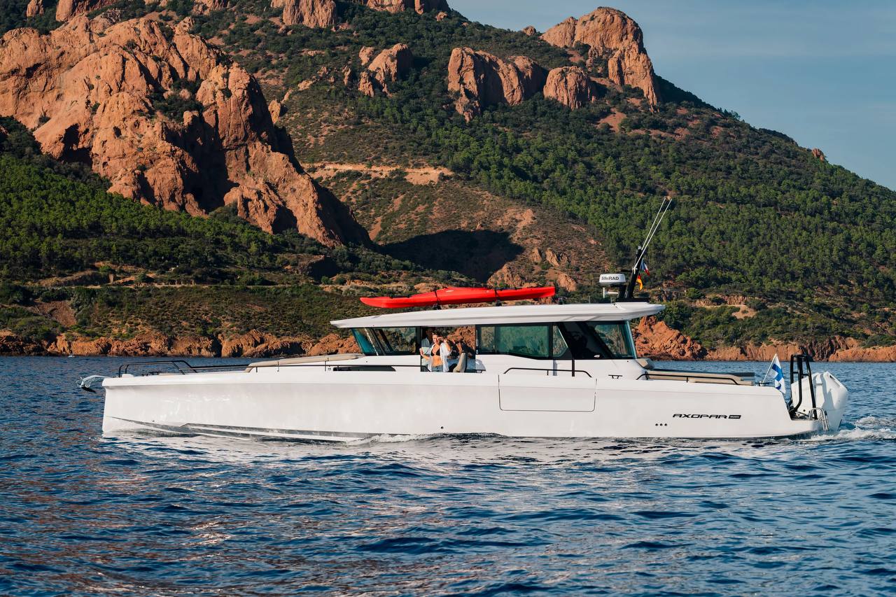 Axopar 45 XC Cross Cabin