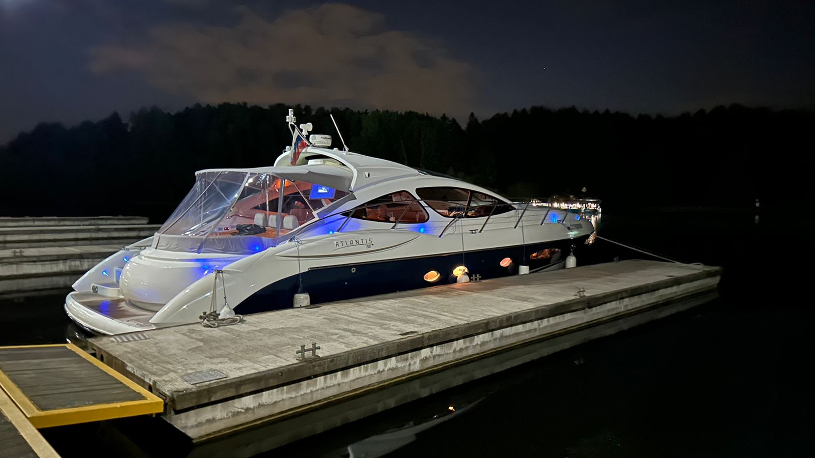 Atlantis 55