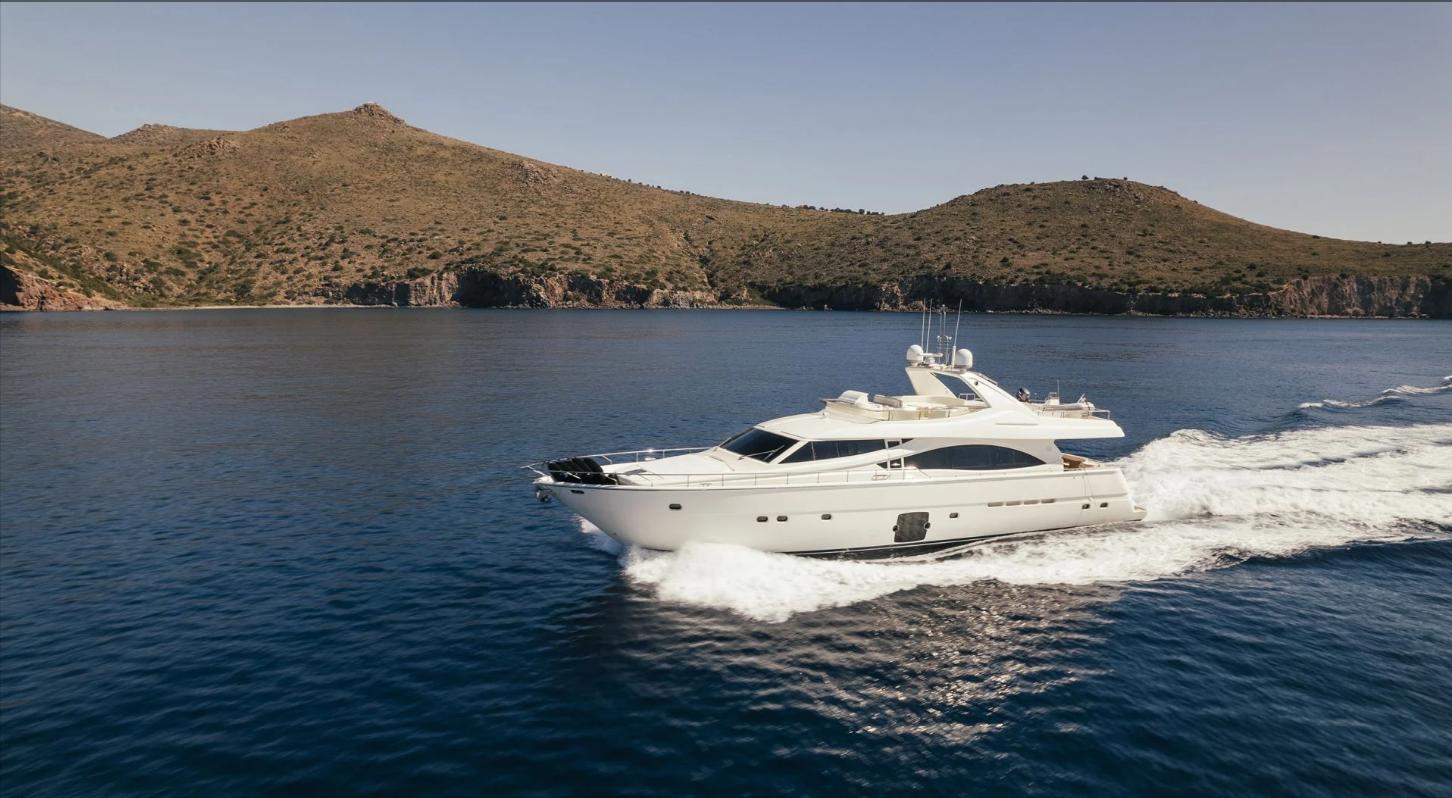 Ferretti 830