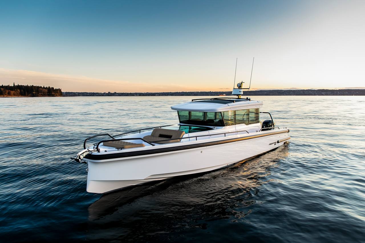 Axopar 37 XC Cross Cabin