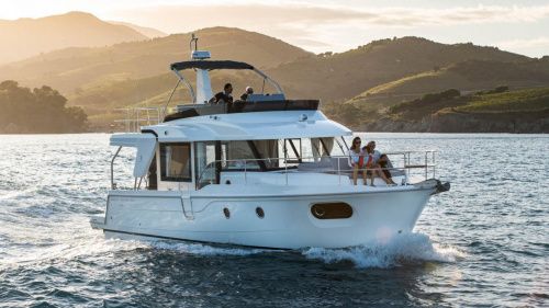 Купить яхту Beneteau - цены на продажу моторных яхт: каталог MARINEPOINT