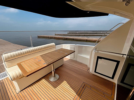 Яхта Riviera 3600 Sport Yacht 2008 6