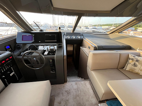 Яхта Ferretti 550 2017 15