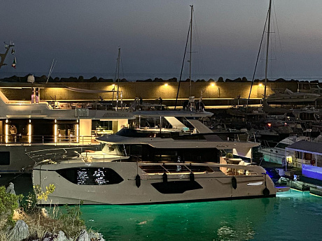 Яхта Absolute Navetta 64 2022 3