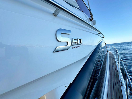 Яхта Princess S60 2018 11