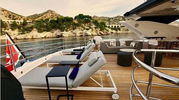 Яхта Sunseeker 116 2017 6