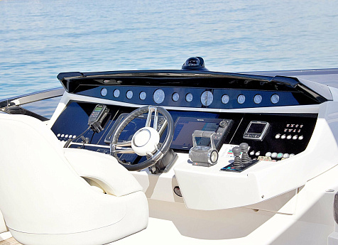 Яхта Sunseeker 28 2013 11