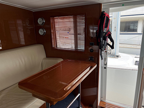 Яхта Beneteau Swift Trawler 52 2012 12