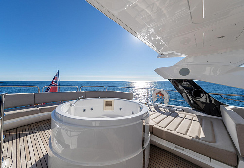 Яхта Sunseeker 95 2018 3