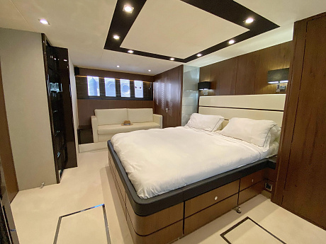 Яхта Fairline 780 2014 15