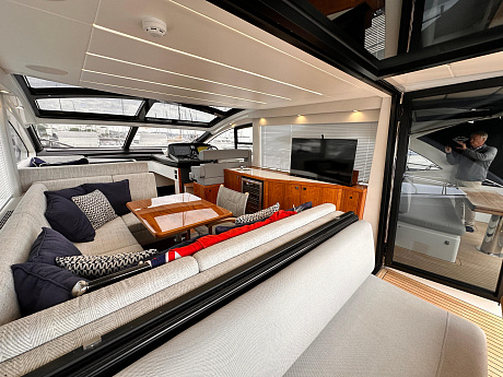 Яхта Sunseeker Predator 50 2021 13