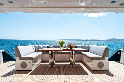 Яхта Sunseeker 115 2013 5