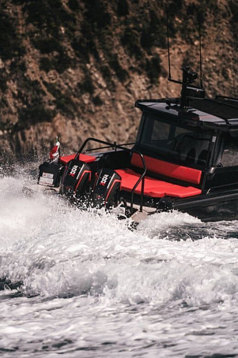 Brabus Shadow 1000 XC Cross Cabin yacht  5