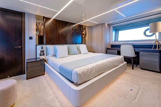 Яхта Sunseeker 90 Ocean 2021 10