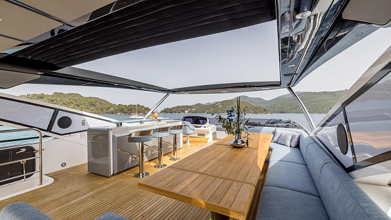 Яхта Sunseeker 90 Ocean 2023 13