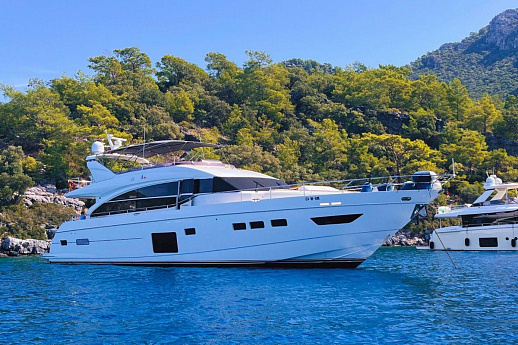 Яхта Princess 82 2016 1
