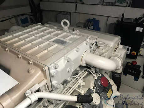 Яхта Ferretti 592 2010 14