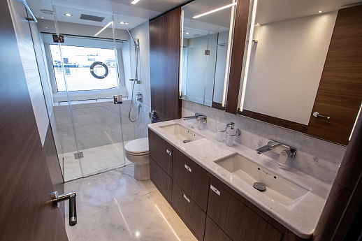 Яхта Princess Y78 Motor Yacht 2021 15