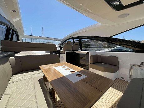 Яхта Fairline Targa 45 2024 10